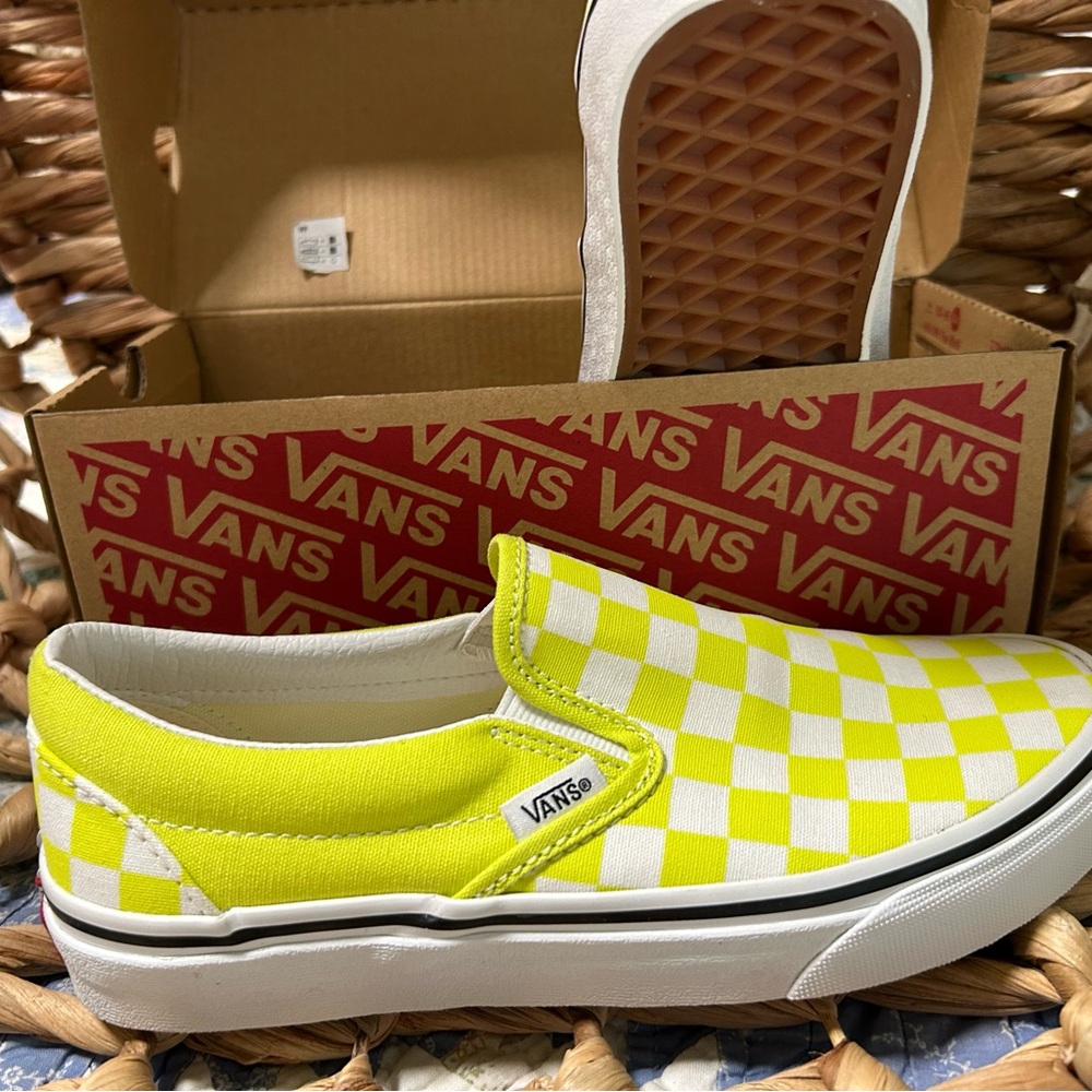 Vans Kids / Youth Neon Yellow Checkered Slip-On Sneakers 6.5 Women - 5 Men - Picture 7 of 11